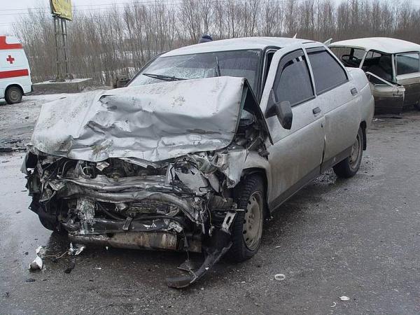 В Дагестане на трассе «Астрахань - Махачкала» в лобовом столкновении пострадал мужчина